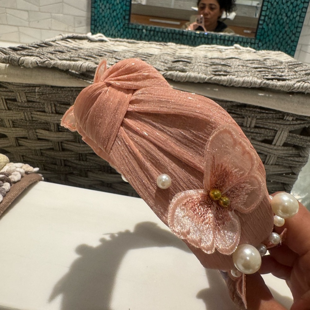 LOW START! Elegant Pink Headband with Pearls - Picture 2 of 8